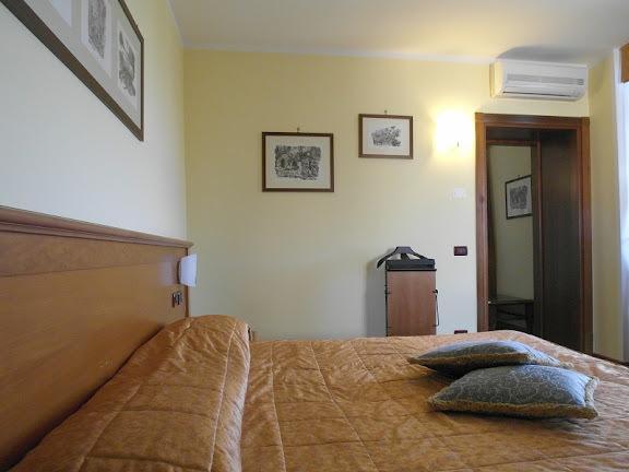 Hotel Villa Vecchia Monte Porzio Catone Exterior photo